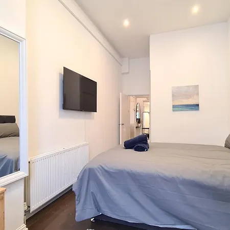 London Nest-3