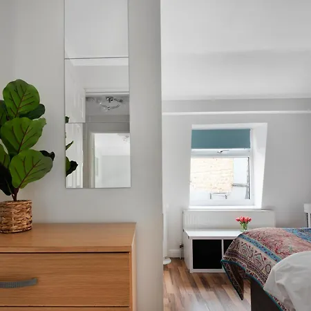 Old Street Apartments By Morethanstays-2