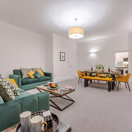 5H Modern Elegance 1-Bedroom City Living In London-3