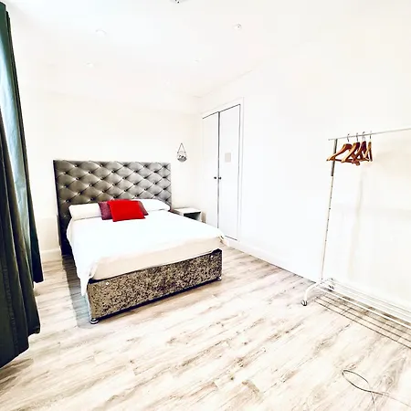 Harrow Apartments-3