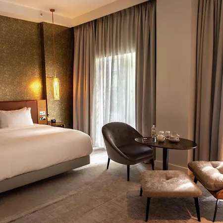 Lincoln Plaza Hotel London, Curio Collection By Hilton-3