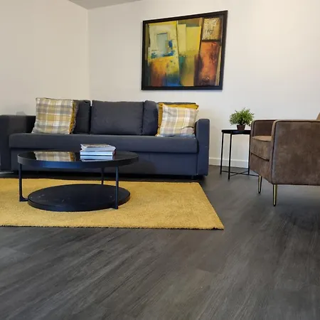 Spacious London Apartment 5 Min Walk To Leytonstone Underground Station And 5 Stops To Zone 1-3