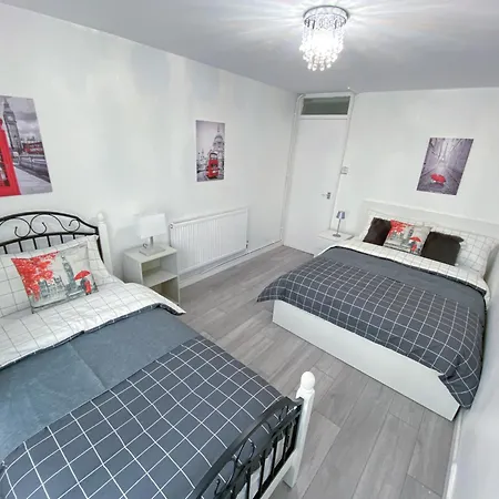 2 Bedroom Flat, Dalston Junction, London-2