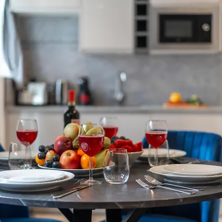 Stay At Whitfield Street-2