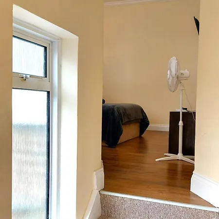Fine Studio Flat - Shepherds Bush-Notting Hill-3