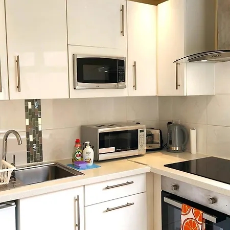Fine Studio Flat - Shepherds Bush-Notting Hill-2