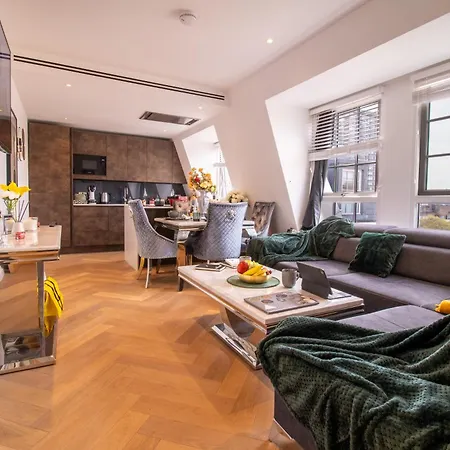 Luxurious 1-Bedroom Penthouse In Marble Arch 71-2