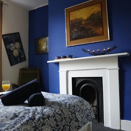 Camden Town Contemporary Apartment 2 In-3