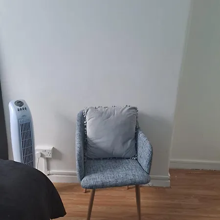 3 Bedroom Brixton Apartment-2