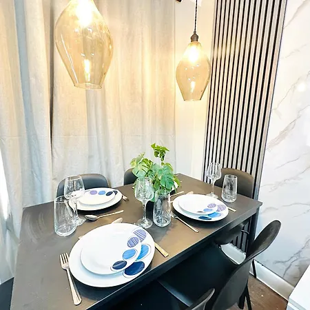 Hyde Park Comfortable Two Bedroom Apartment-2
