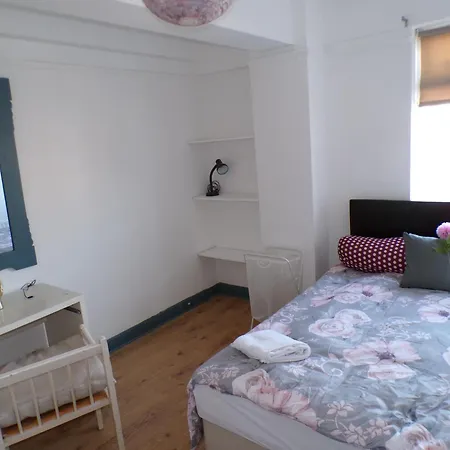 Shepherds Bush-Apartment With Elevator-3