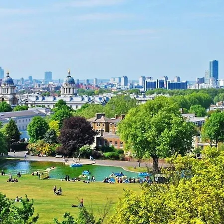 Self Contained 1 Bed Flat With Free Parking, Adjacent To Metro Station Close To Greenwich, Blackheath And Canary Wharf-2