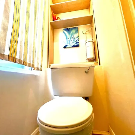 Comfy Double Bedroom With A Private Toilet-2