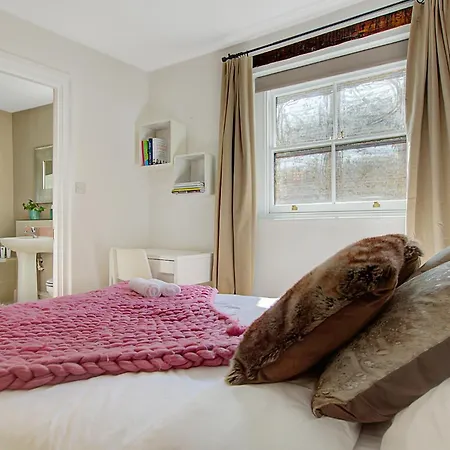 4 Bedroom Serviced Apartment, Shoreditch Triangle, Sleeps 8-3