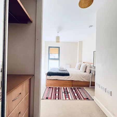 Canada Water Se16 7Aq 2Bed Apartment-2