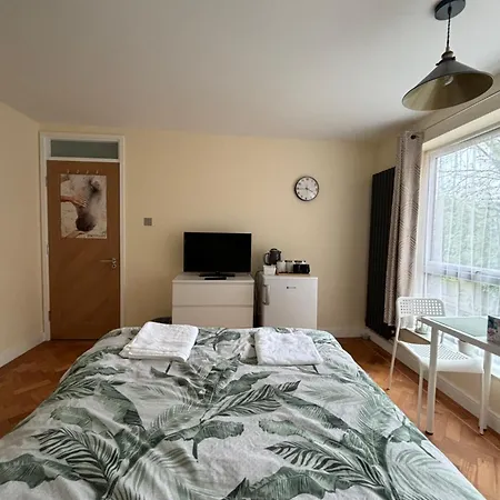 Wembley Stadium Large Double Room-3