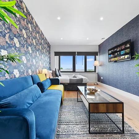 Modern One Bedroom Flat - Sleeps 5 -Near Heathrow - London Ub3-3