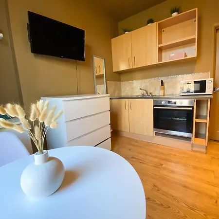 Holland Rd Studios Close To Olympia London-2