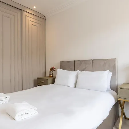 Luxury Apartments Near Harrods And The Science Museum-3