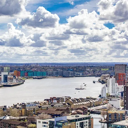 Canary Wharf 2 Bedroom Luxury Apartment-2
