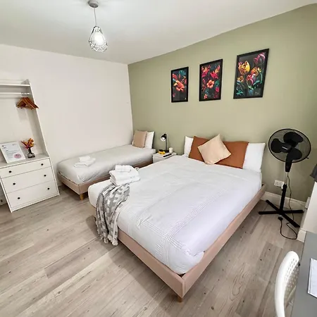 Charming Studio 30Min To Central London-3