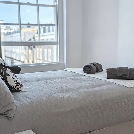 Hyde Park 3 Bedroom Flat-2