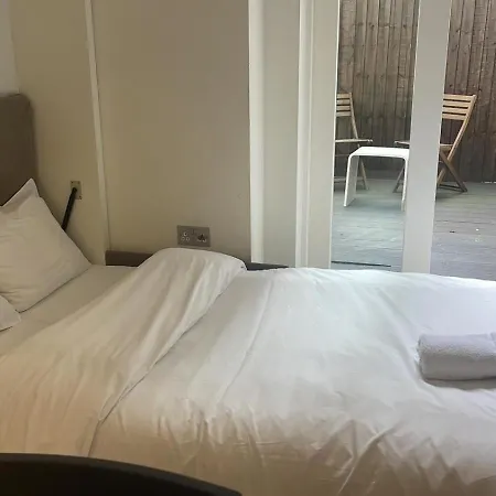 Knightsbridge Suites-3