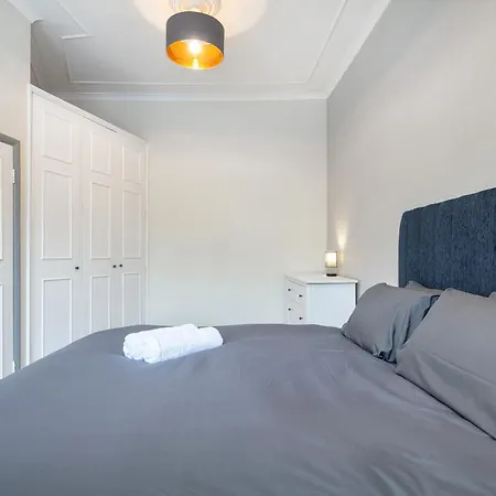 5A - Bright And Airy 2 Bedroom Apartment - Close To Central-3
