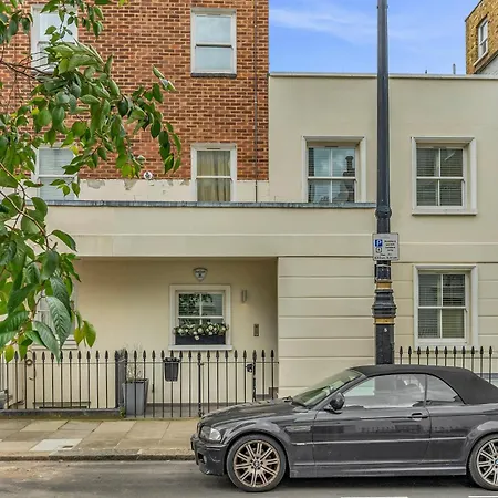 3-Bed Grand Triplex In Westminster-3
