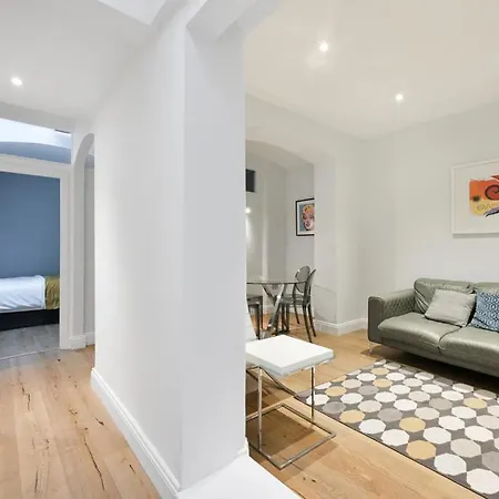 Cozy Hideaway In South Ken!-2