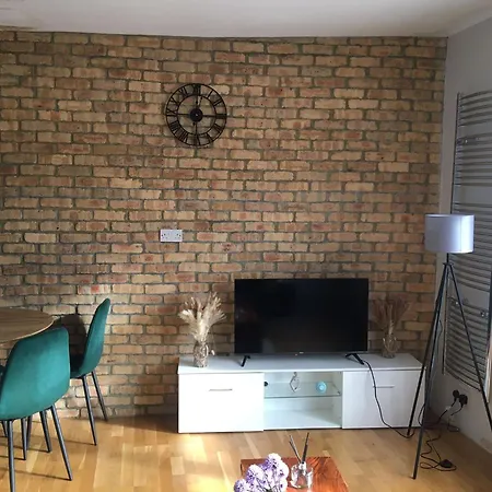 Modern Apartment In Southeast London - Peckham-2