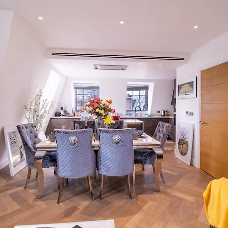 Elegant 3-Bedroom Penthouse In Marble Arch 70-2