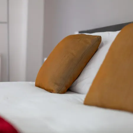 Deluxe Holborn Two Bedroom Apartment-3