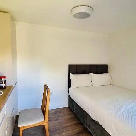 Wood Green Rooms-2
