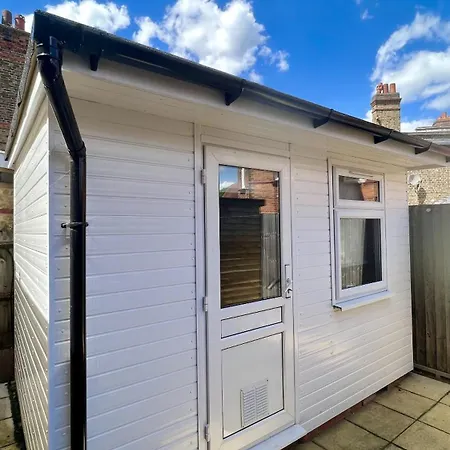 Wood Green Rooms-2