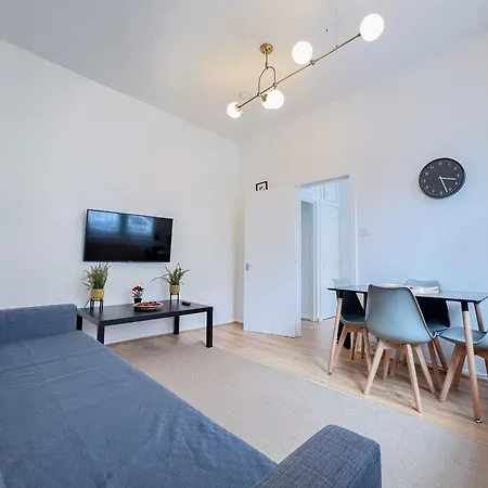 Pleasant 1 Bedroom Camden Apartment -On 1St Floor-3