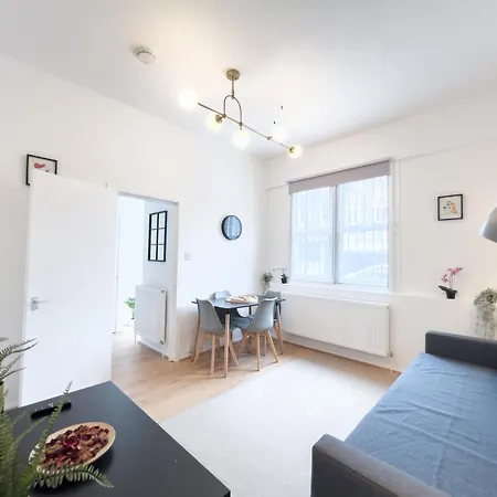 Pleasant 1 Bedroom Camden Apartment -On 1St Floor-2