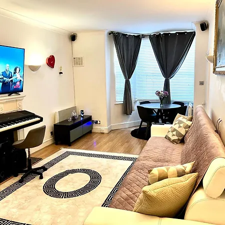 Entire Apartment Knightsbridge-3