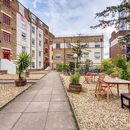 Chic 2 Bedroom Apartment Near Liverpool Street By Gold Stays-2