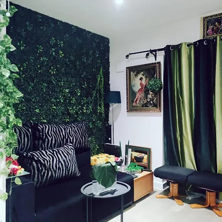Uttsav Green - Affordable London Zone 3 - Accessible Public Transport-2