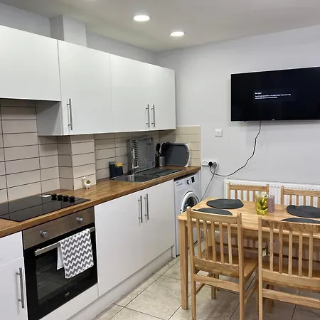 Comfy Entire Flat In Kings Cross-2