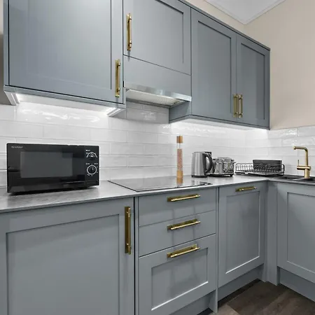 Vichy - The Hampstead Star | Prime Location-3