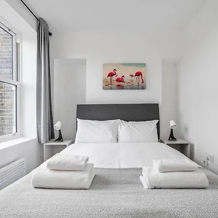 Excellent Location 1 Bed Flat By Tower Bridge-3