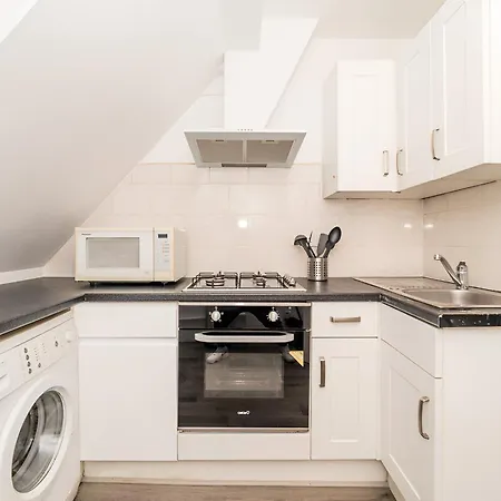 Olympia-Museums-KensingtonLondon Apartment-2