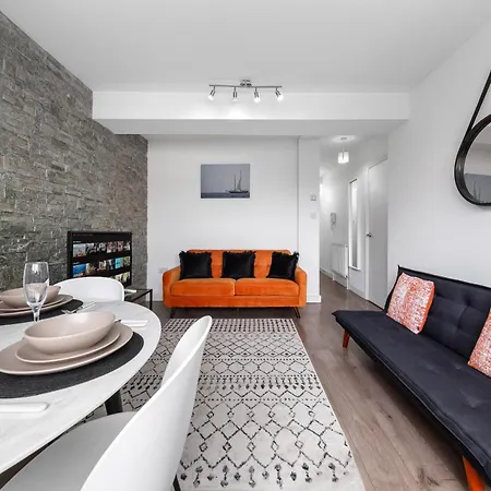 Central London Two Bedroom Serviced Apartment - Nine Elms Luxury Stay - Vauxhall & Westminster-2