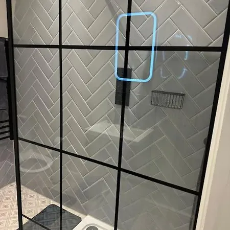The Fun And Fancy Flat-3