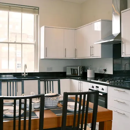 Spacious Duplex Flat West London For Families & Groups-2