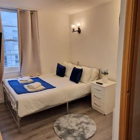 F302-3Rd Floor Studio For 2 Near Hyde Park-3