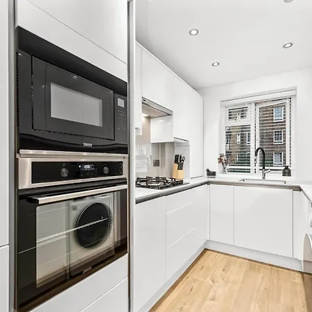 Spacious London Bridge Flat-3