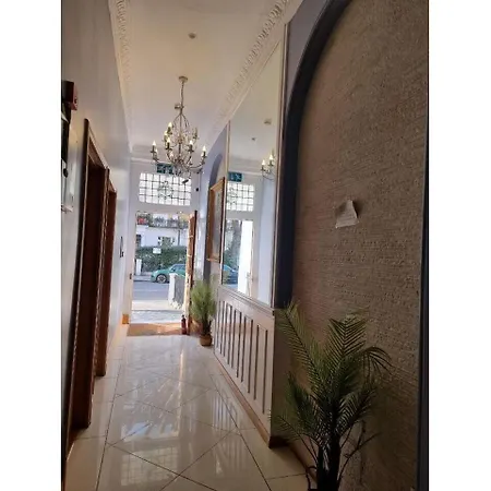 F103-Maisonette 1St Floor Studio Near Hyde Park-3
